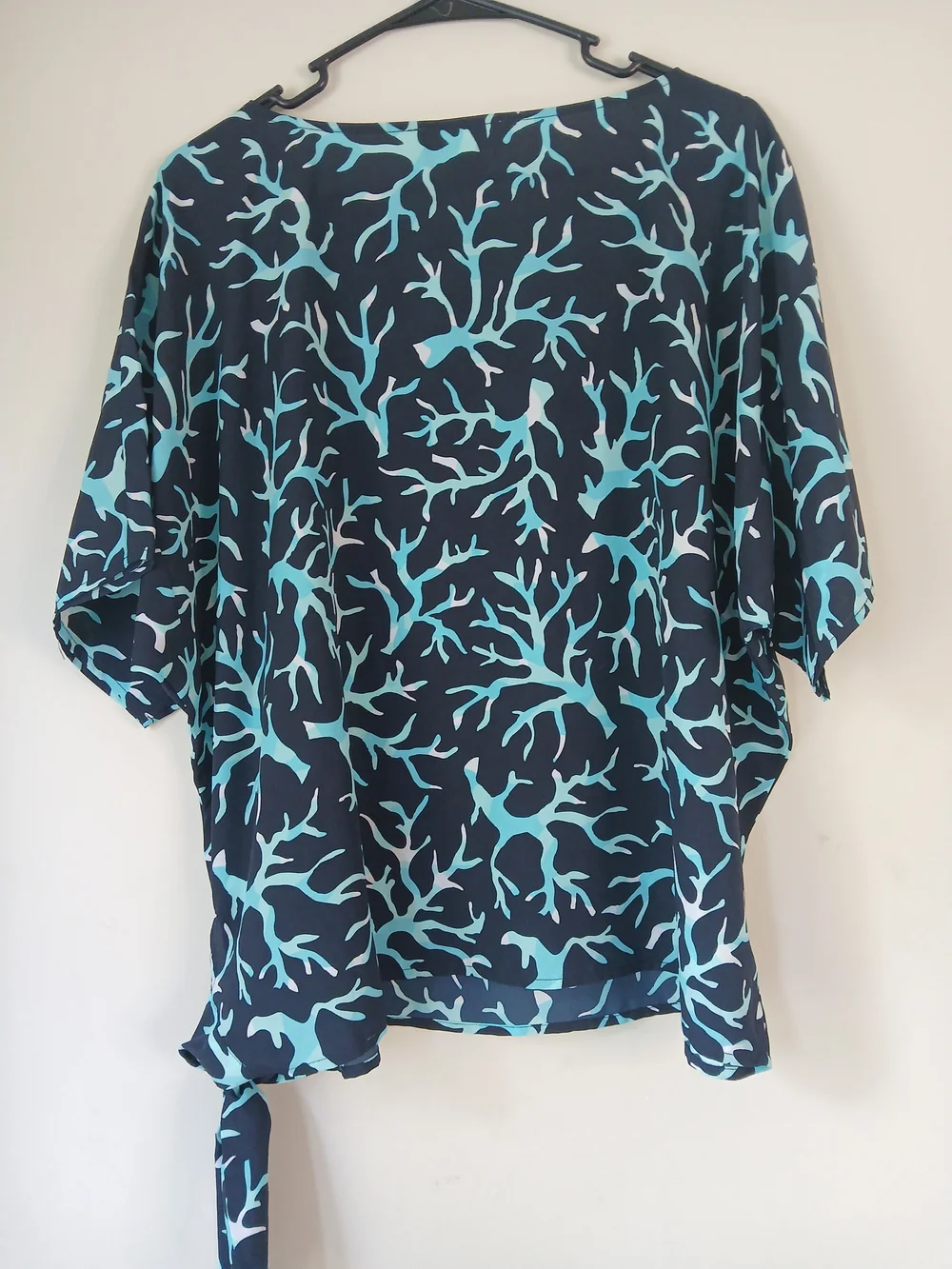 Michael Kors Navy Blue Coral-Print Tie-Hem Top
